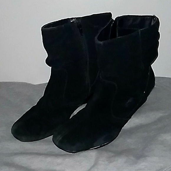 Boots - Picture 1 of 4